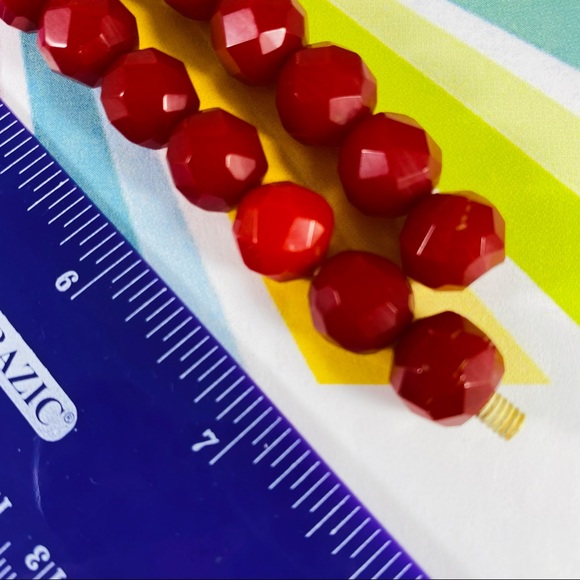 Vintage red Crystal graduated bead necklace with wood screw closure - Picture 2 of 5